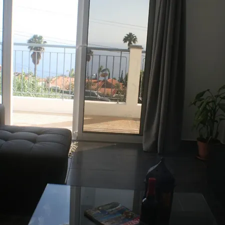 Hébergement de vacances The Modern White With Ocean Views Madeirã